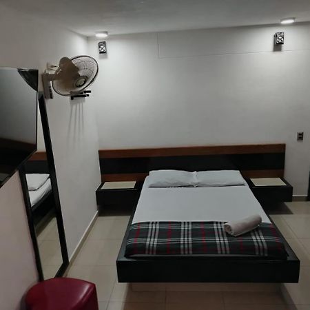 Hotel Country Меделин Екстериор снимка