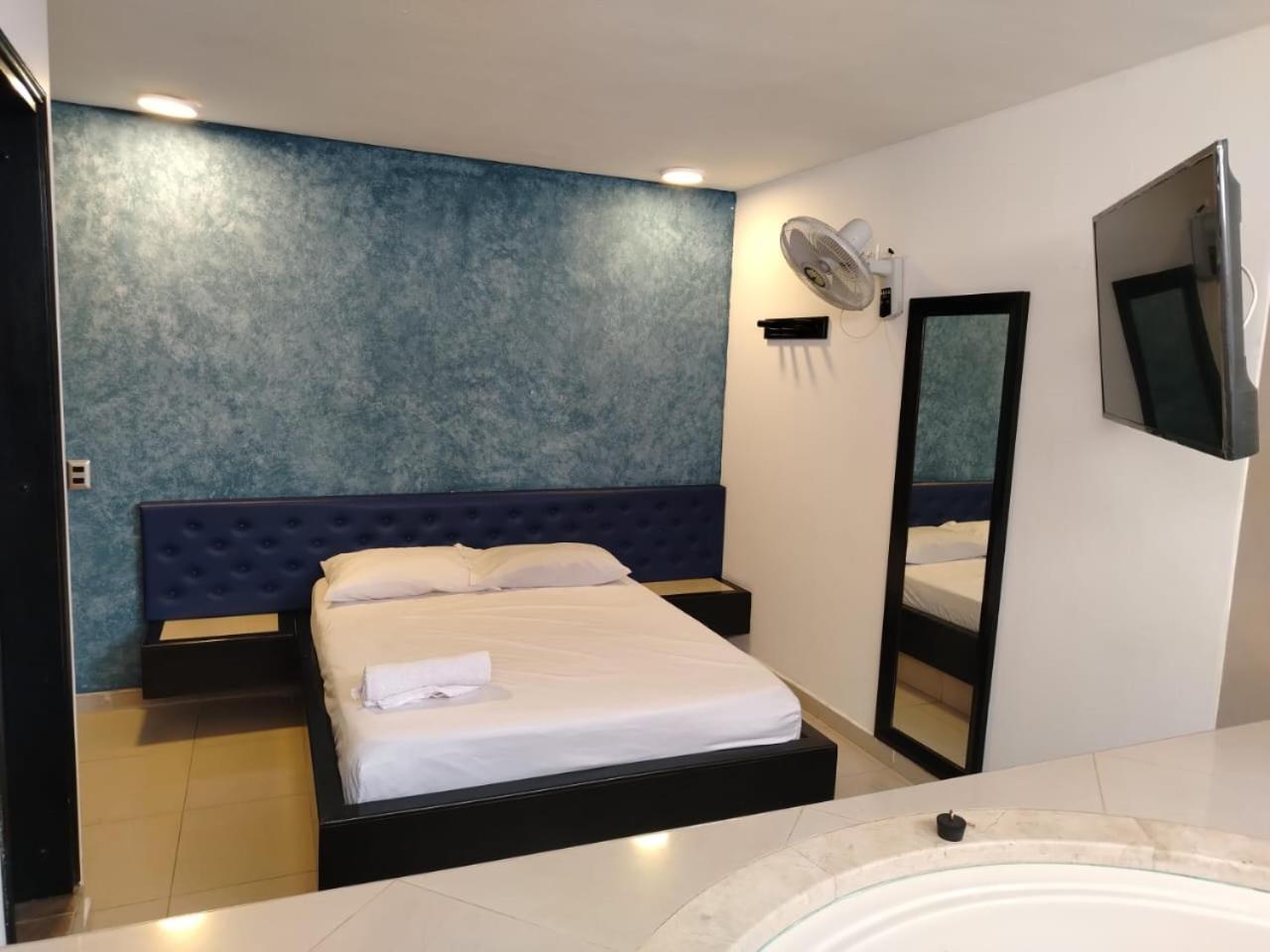 Hotel Country Меделин Екстериор снимка