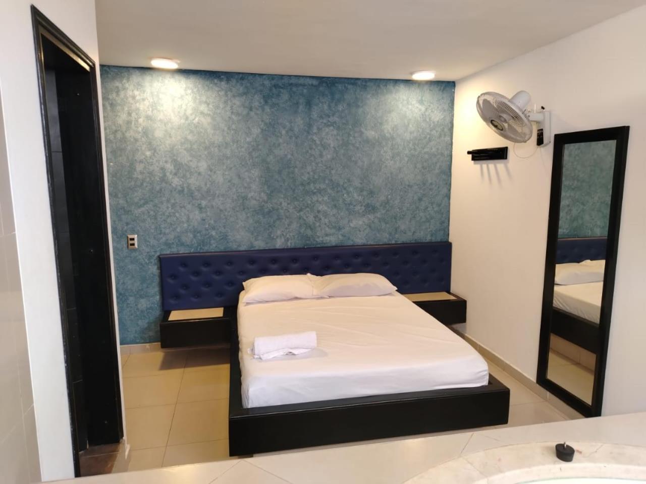 Hotel Country Меделин Екстериор снимка